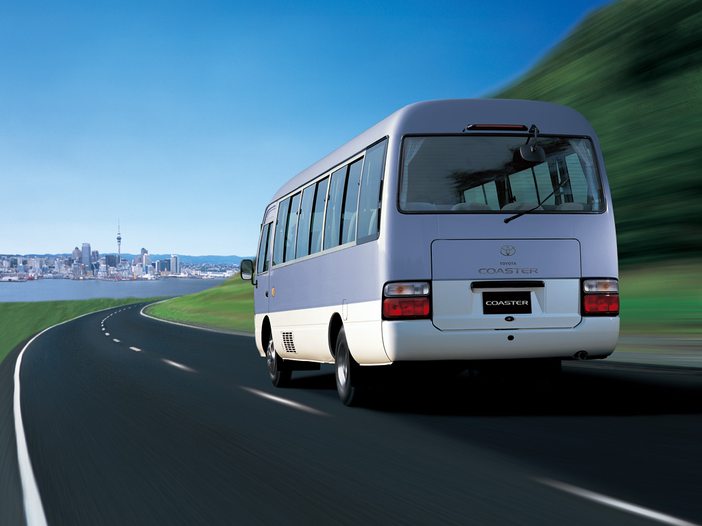 Микроавтобус toyota coaster